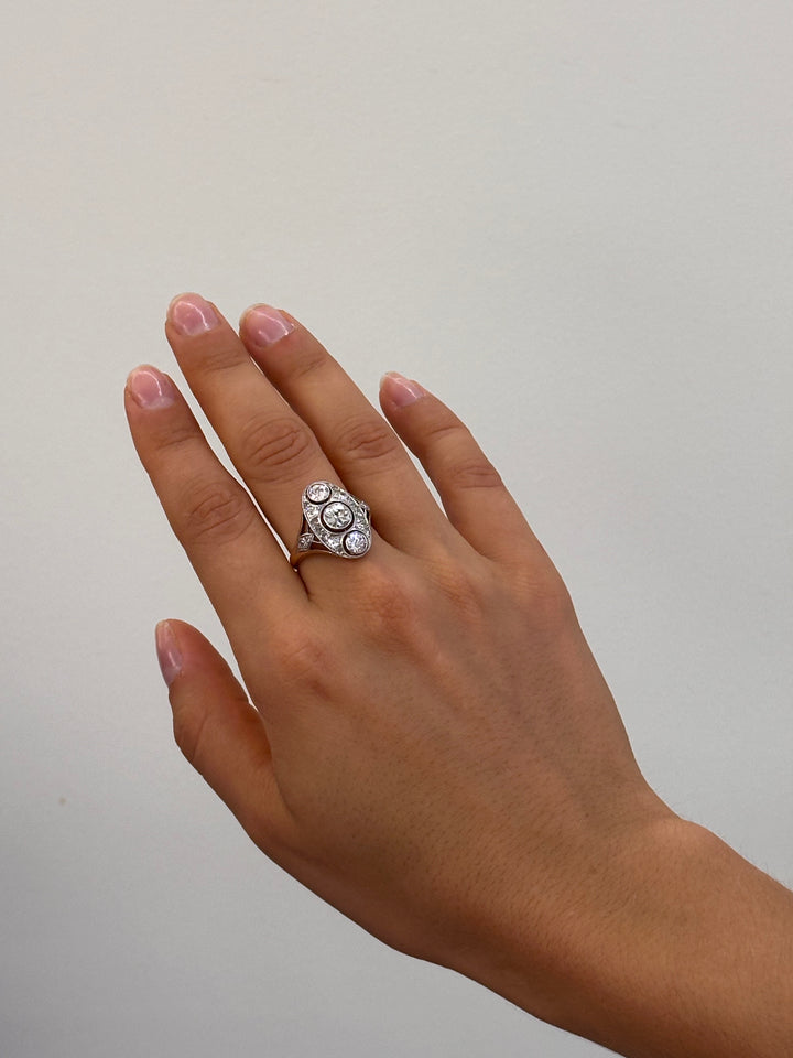 Bague Art Déco en or jaune et blanc sertie de diamants – Époque 1920-1930