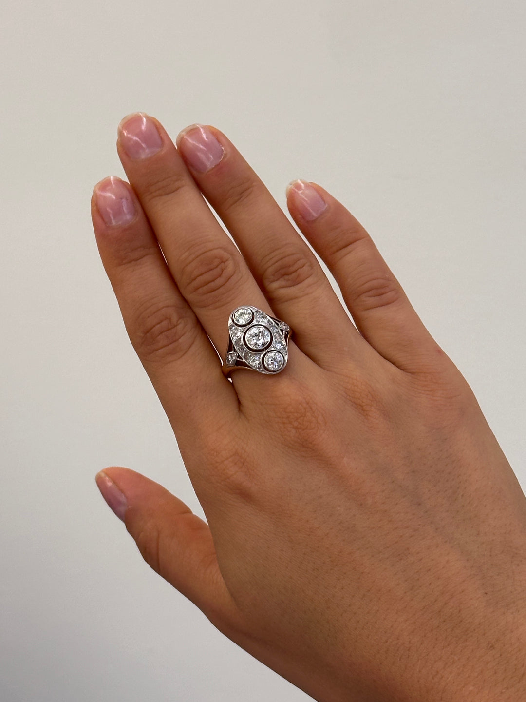 Bague Art Déco en or jaune et blanc sertie de diamants – Époque 1920-1930